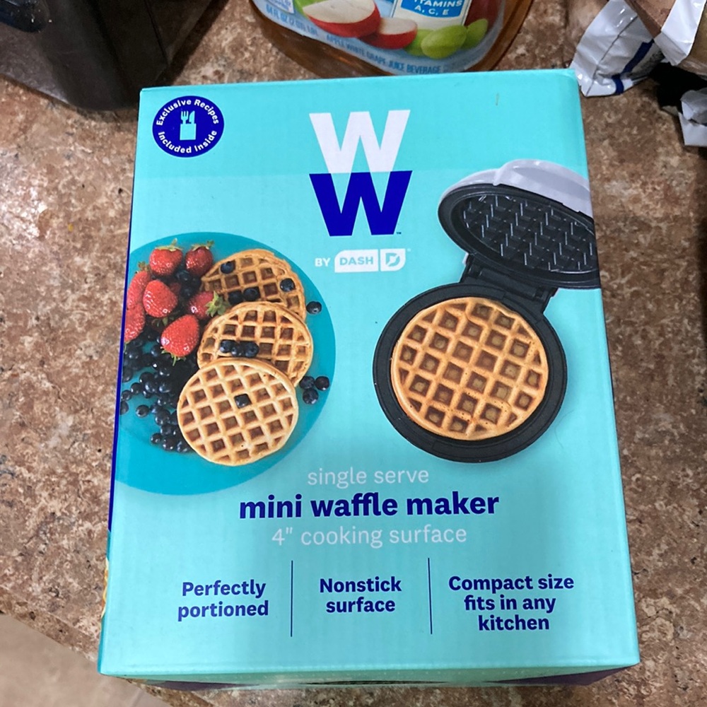 Weight watchers mini waffle maker brand new in box